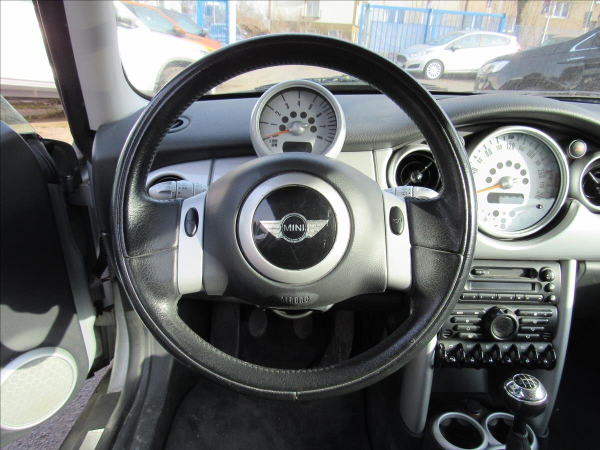 Mini Cooper Hatchback 1,6 l 66 kw