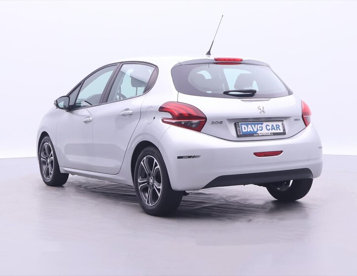 Peugeot 208 Hatchback 1,2 l 60 kw