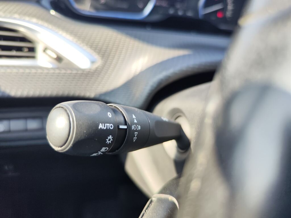 Peugeot 2008 SUV / Terénní 1,2 l 81 kw