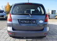 Toyota Corolla Verso 6