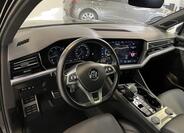 Volkswagen Touareg 6