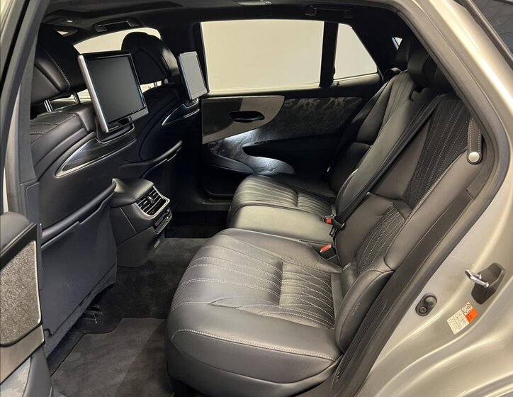 Lexus LS 500h Sedan 3,5 l 264 kw