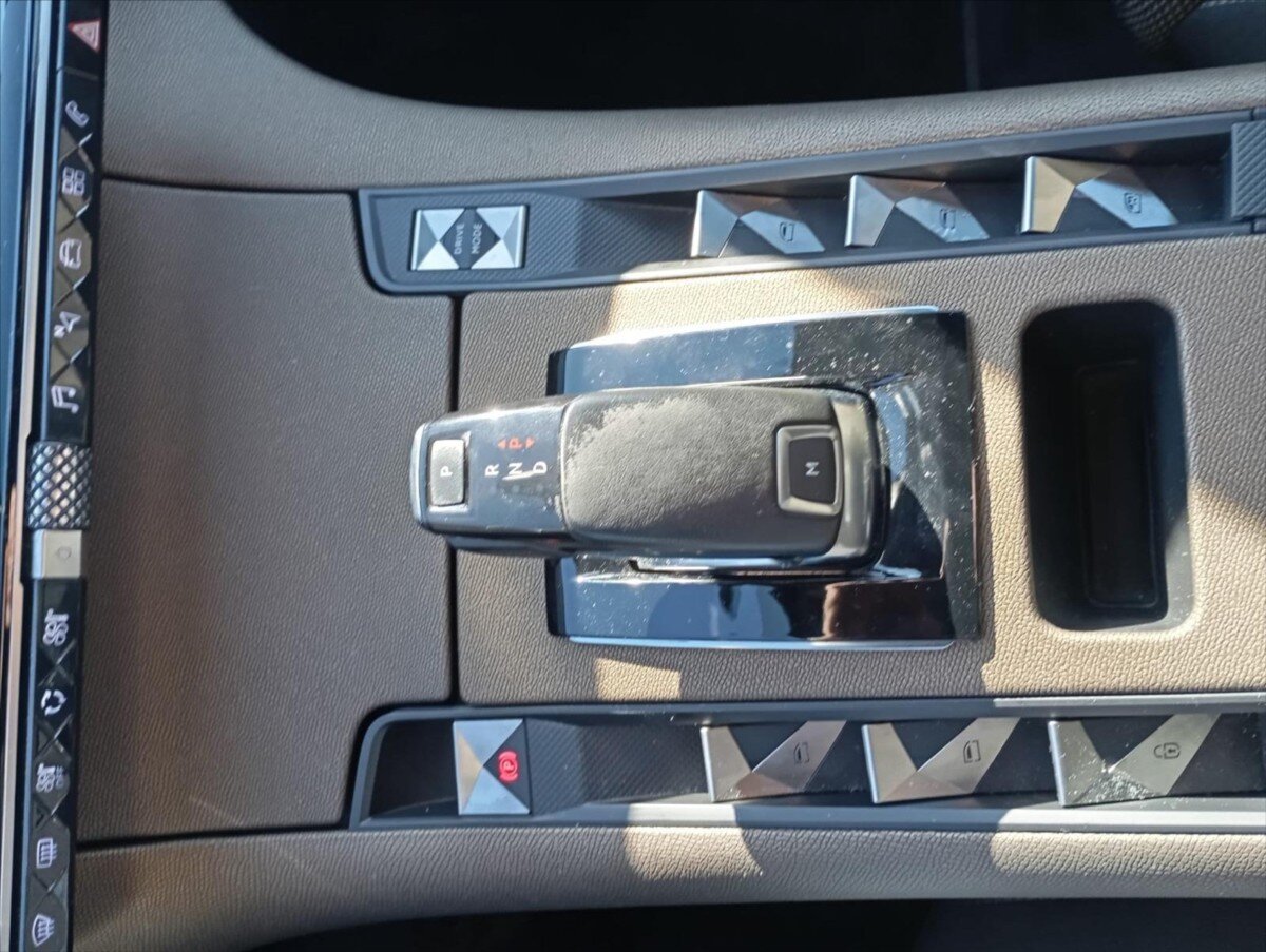 DS Automobiles DS7 Crossback Kombi 2,0 l 130 kw