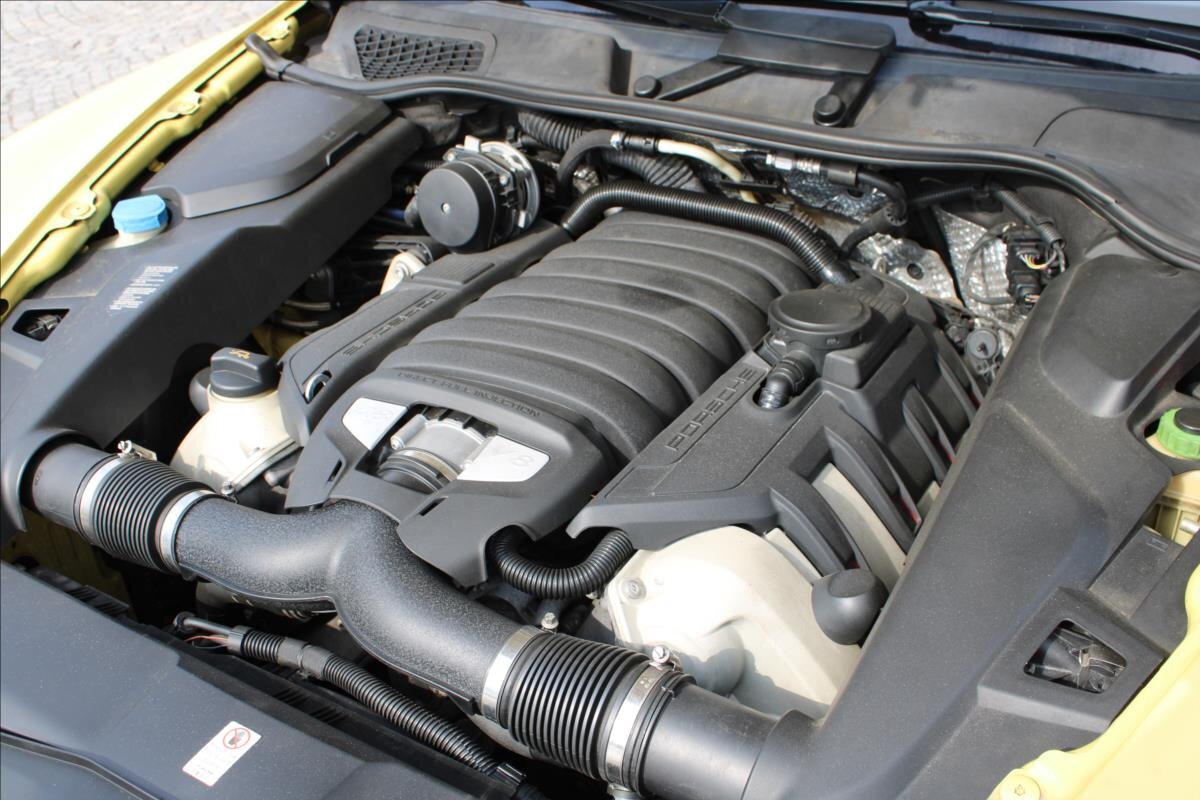 Porsche Cayenne SUV / Terénní 4,8 l 294 kw