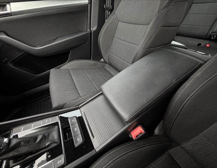 Škoda Superb Sedan / Limuzína 2,0 l 140 kw