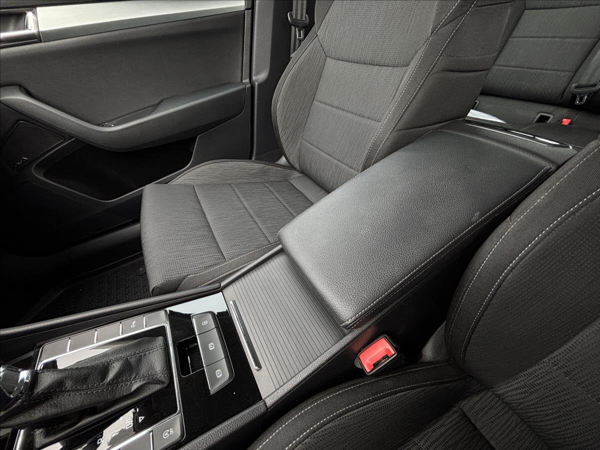 Škoda Superb Sedan / Limuzína 2,0 l 140 kw