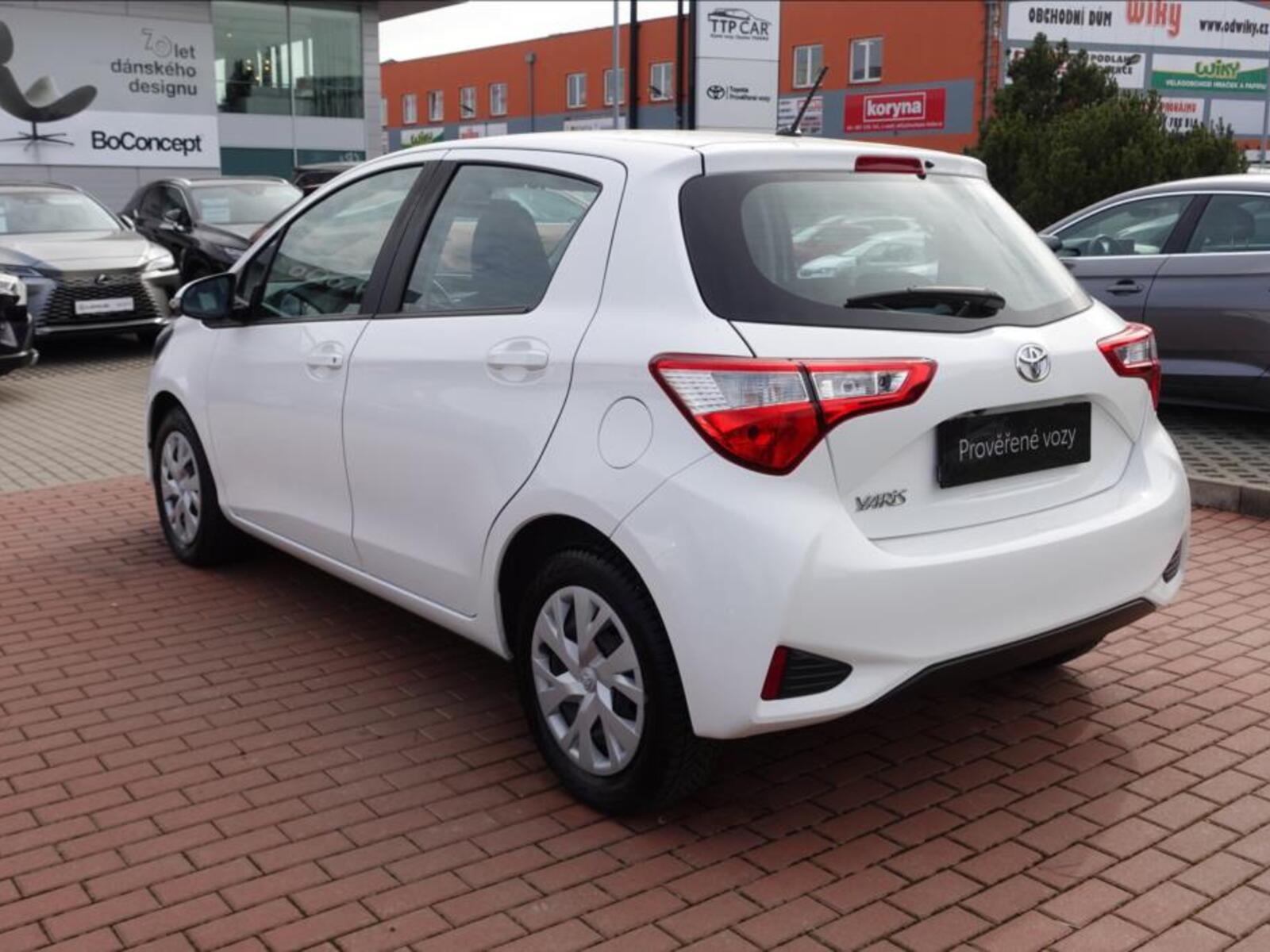 Toyota Yaris 6