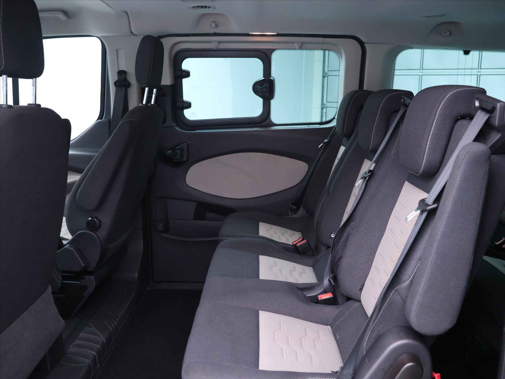 Ford Tourneo Custom MPV 2,2 l 114 kw