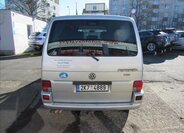 Volkswagen Caravelle Kombi 2,5 l 75 kw