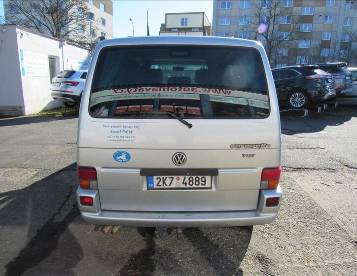 Volkswagen Caravelle Kombi 2,5 l 75 kw