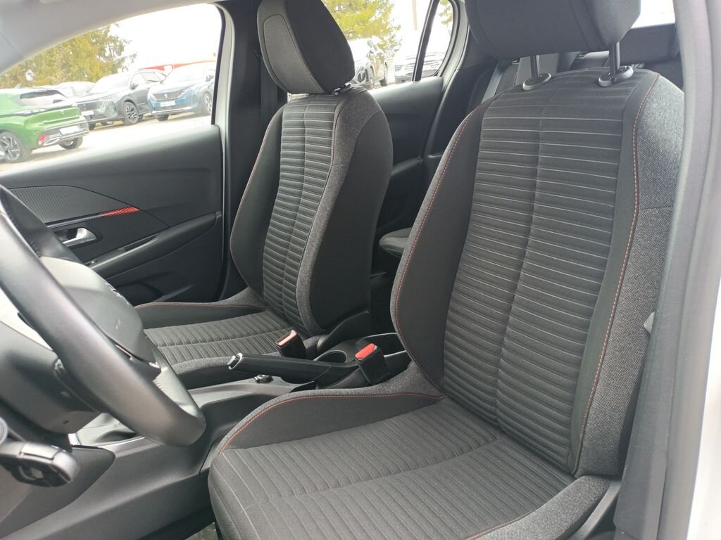 Peugeot 208 Hatchback 1,2 l 55 kw