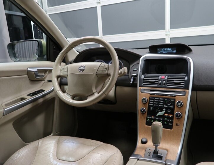 Volvo XC60 SUV / Terénní 2,4 l 120 kw