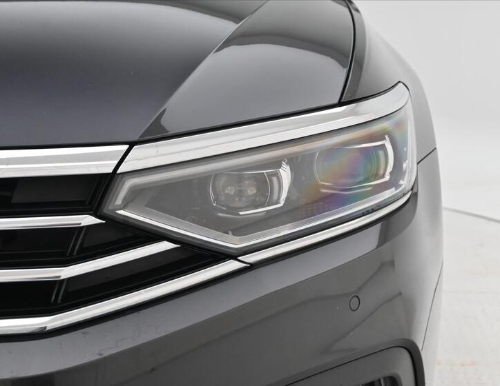 Volkswagen Passat 30