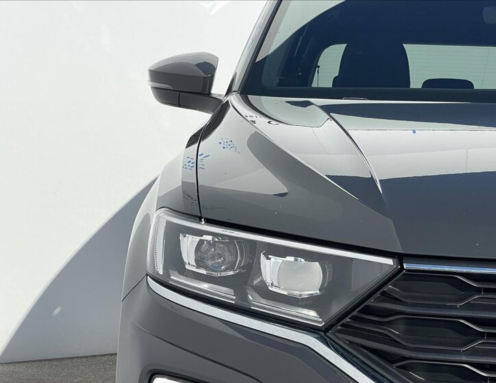 Volkswagen T-Roc SUV / Terénní 1,5 l 110 kw