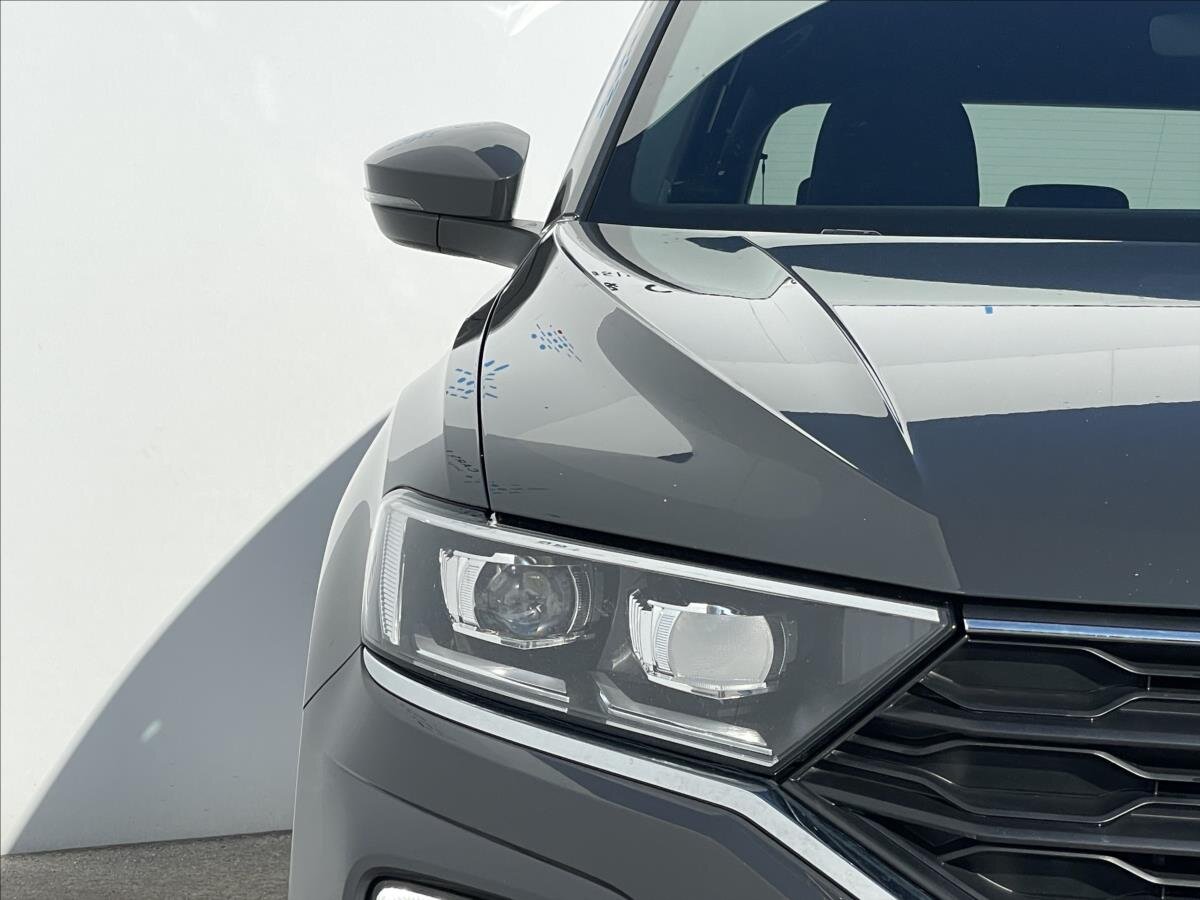 Volkswagen T-Roc SUV / Terénní 1,5 l 110 kw