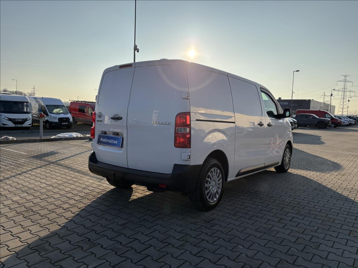 Toyota ProAce Skříň 2,0 l 90 kw