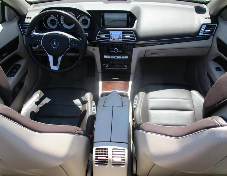 Mercedes-Benz Třídy E 9