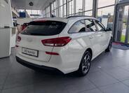 Hyundai i30 4