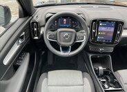 Volvo XC40 SUV / Terénní 2,0 l 145 kw