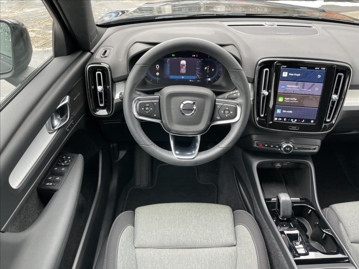 Volvo XC40 SUV / Terénní 2,0 l 145 kw