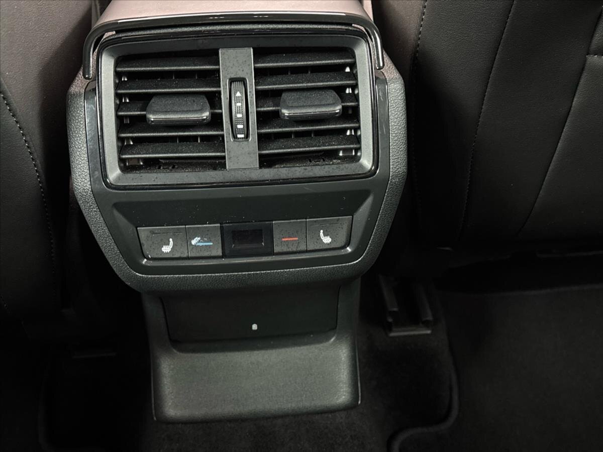 Škoda Karoq SUV / Terénní 1,5 l 110 kw