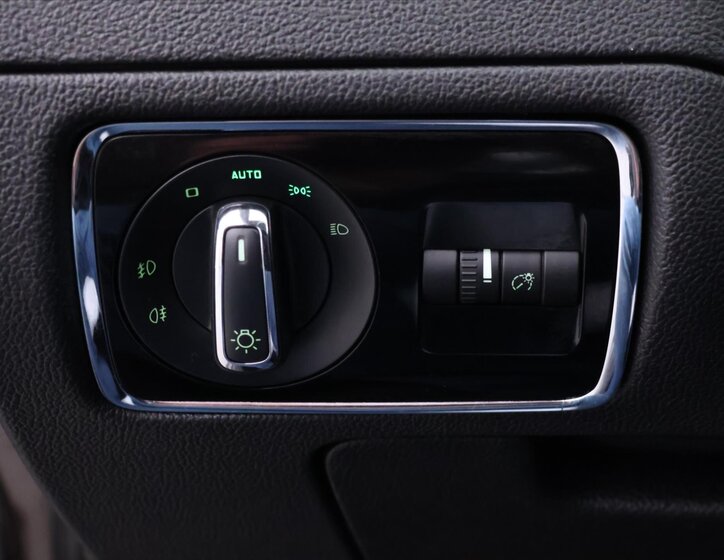 Škoda Superb Kombi 2,0 l 103 kw