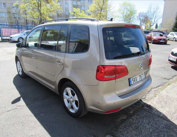 Volkswagen Touran Kombi 1,4 l 103 kw