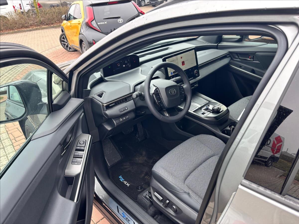 Toyota bZ4X SUV / Terénní 0,0 165 kw