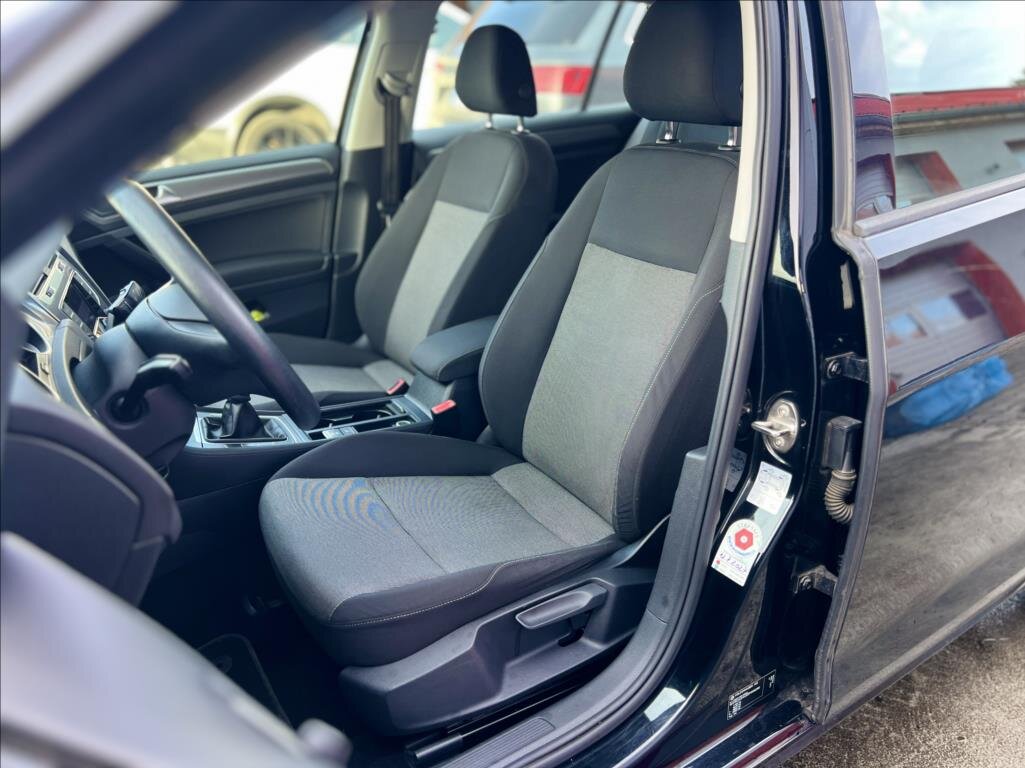 Volkswagen Golf Hatchback 1,2 l 77 kw