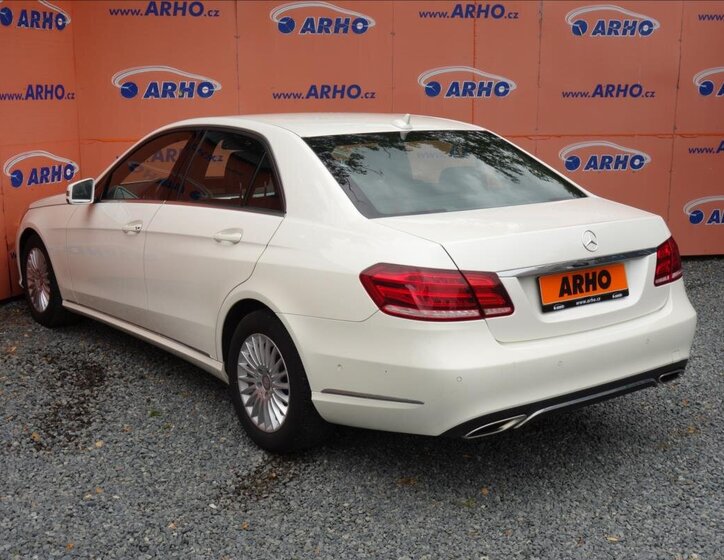 Mercedes-Benz Třídy E Sedan / Limuzína 2,1 l 125 kw