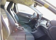 Mercedes-Benz GLA 12