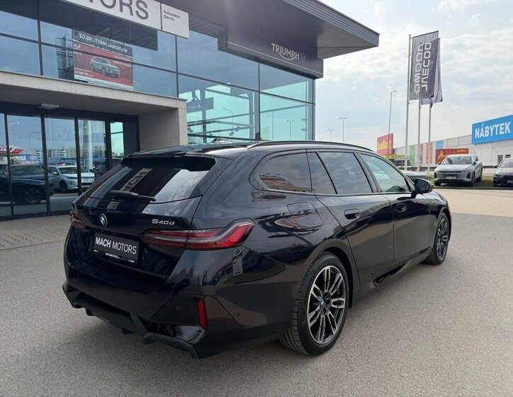 BMW Řada 5 Kombi 3,0 l 210 kw