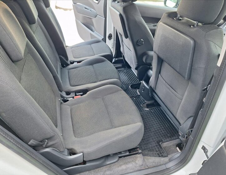 Peugeot 5008 MPV 1,6 l 84 kw