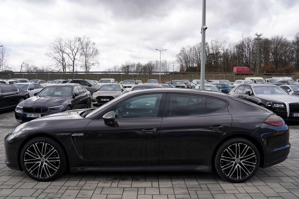 Porsche Panamera Sedan 3,6 l 220 kw