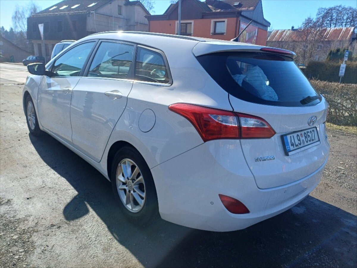 Hyundai i30 Kombi 1,6 l 81 kw