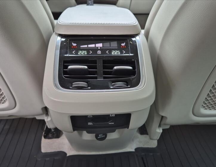 Volvo XC90 14