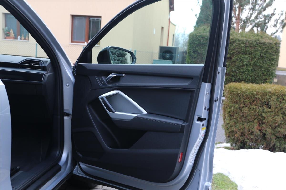 Audi Q3 SUV 2,3 l 137 kw