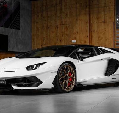 Lamborghini Aventador 1