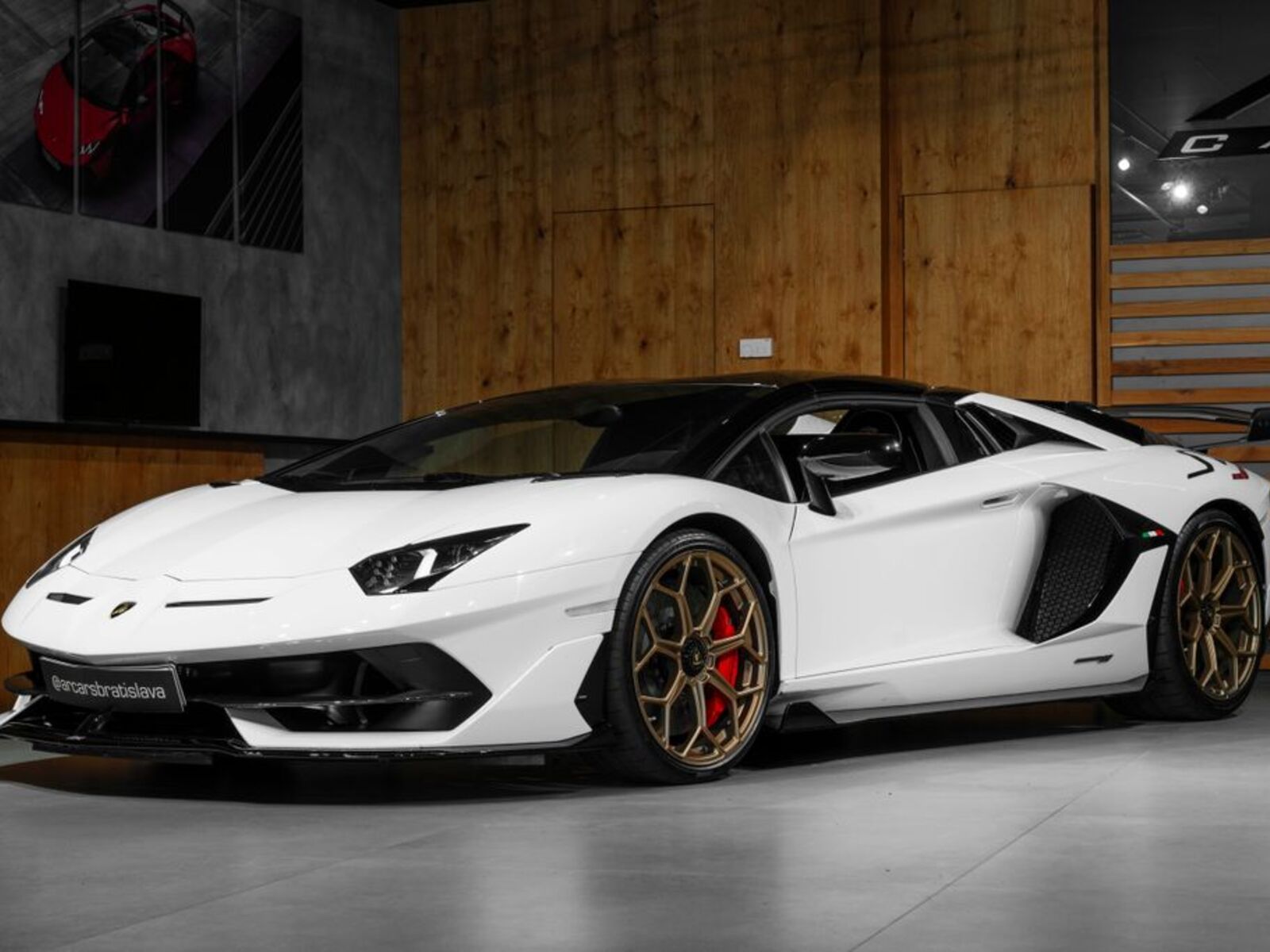 Lamborghini Aventador 1