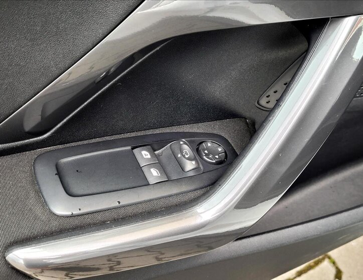 Peugeot 2008 SUV 1,2 l 60 kw