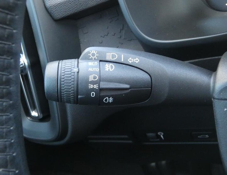 Volvo XC40 SUV / Terénní 1,5 l 95 kw