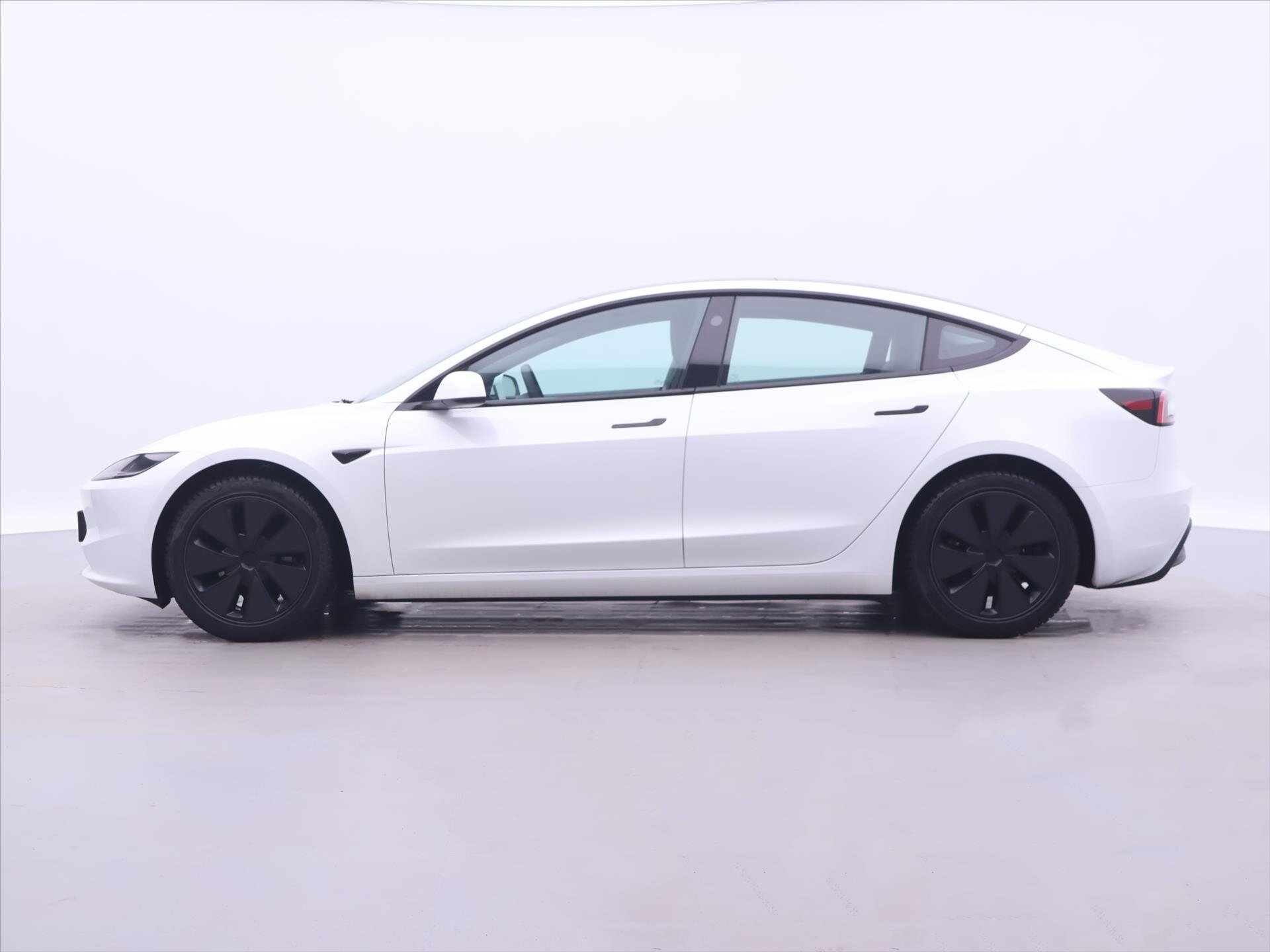 Tesla Model 3 Sedan / Limuzína 0,0 208 kw