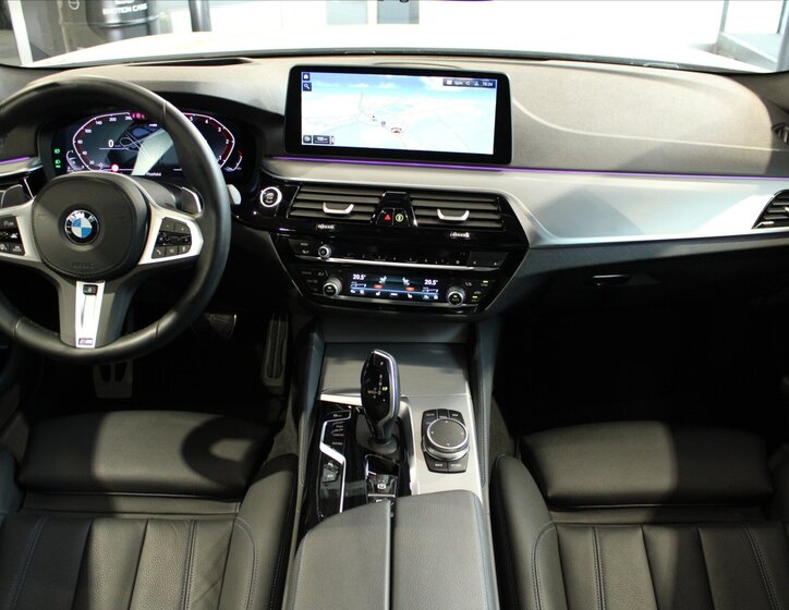 BMW Řada 5 Kombi 3,0 l 210 kw