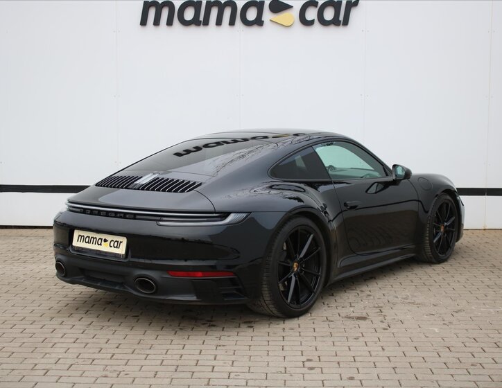 Porsche 911 Kupé 3,0 l 331 kw