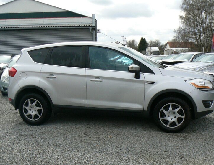 Ford Kuga SUV / Terénní 2,0 l 100 kw
