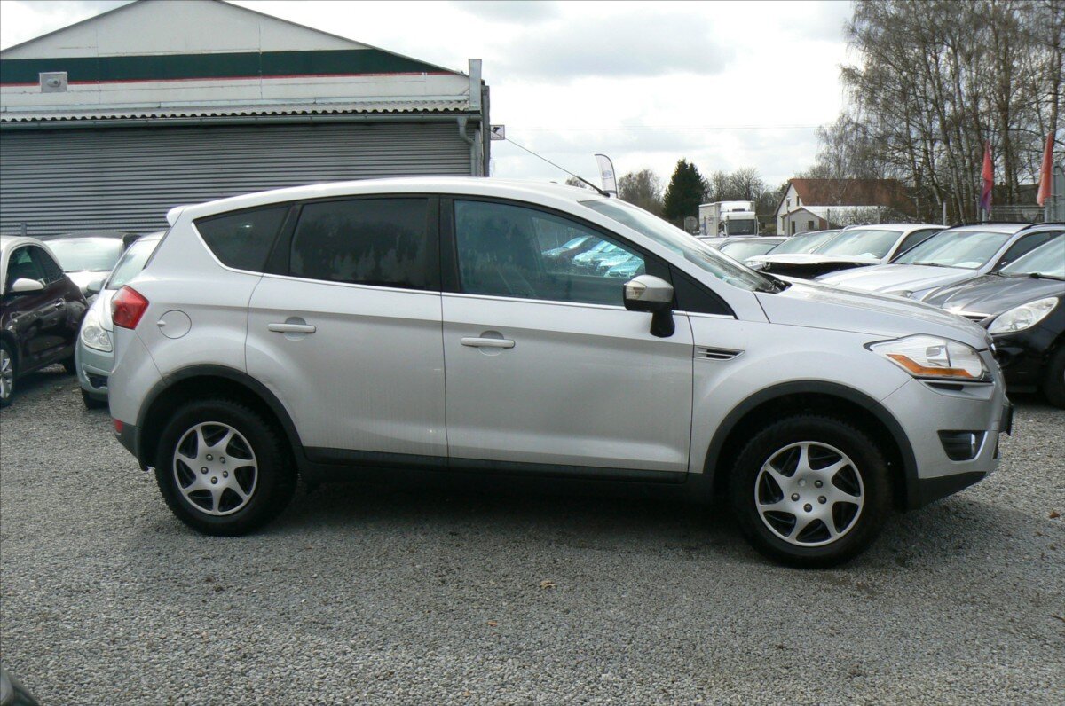 Ford Kuga SUV / Terénní 2,0 l 100 kw