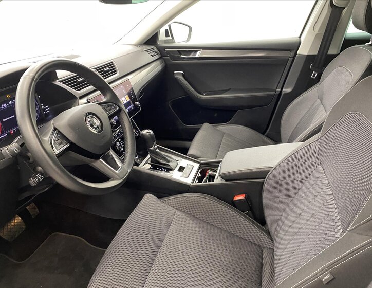 Škoda Superb Liftback 2,0 l 140 kw