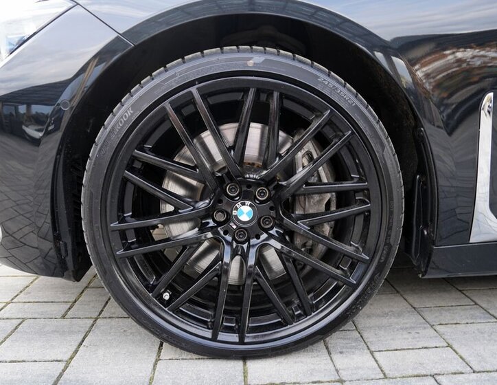 BMW Řada 7 Sedan / Limuzína 4,4 l 390 kw