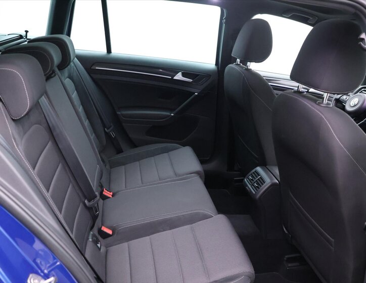 Volkswagen Golf Kombi 2,0 l 228 kw