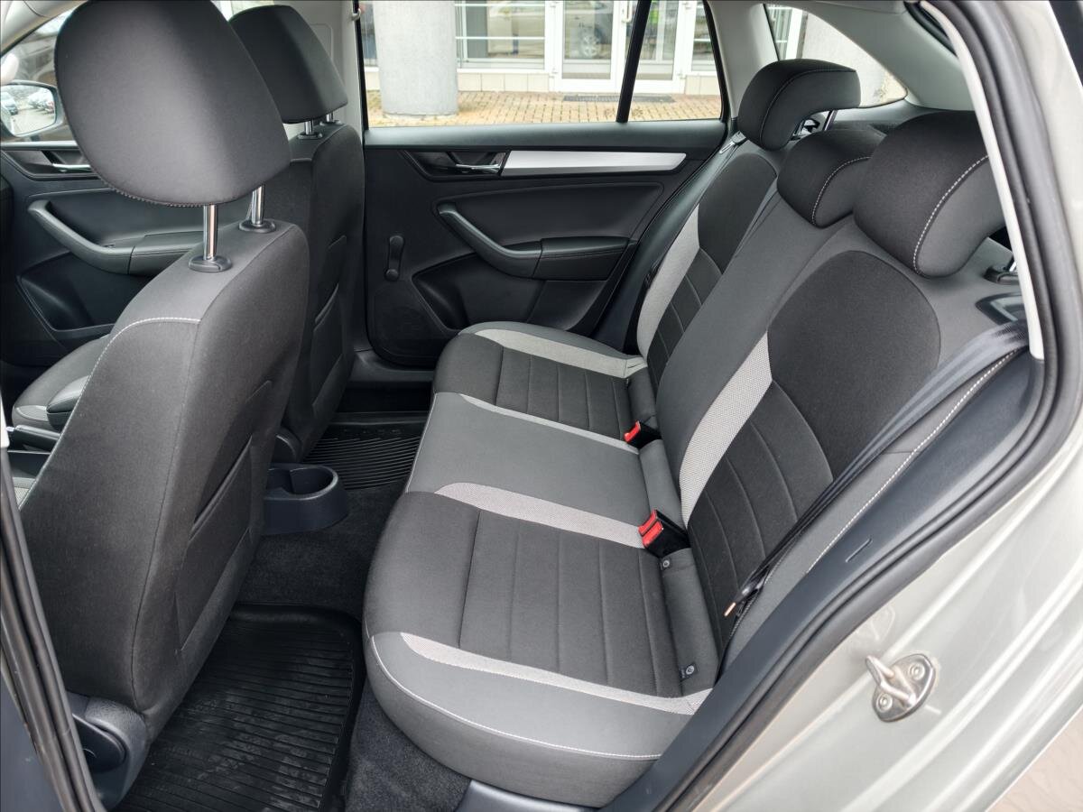 Škoda Rapid Hatchback 999,0 81 kw